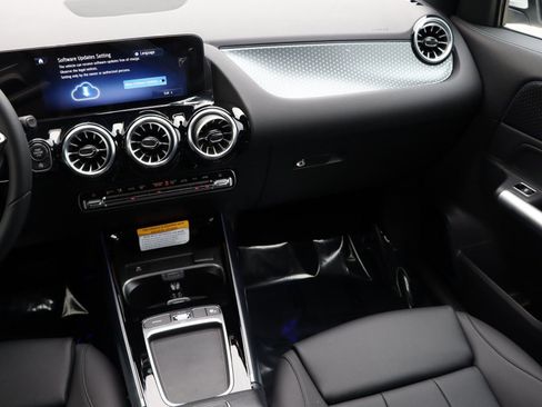 New 2025 Mercedes-Benz GLA 250 image 25