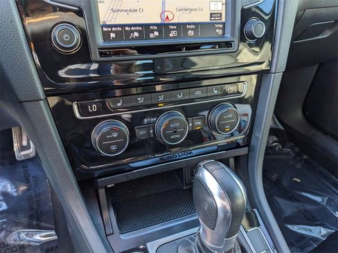 Used 2017 Volkswagen Golf R 4-Door image 24