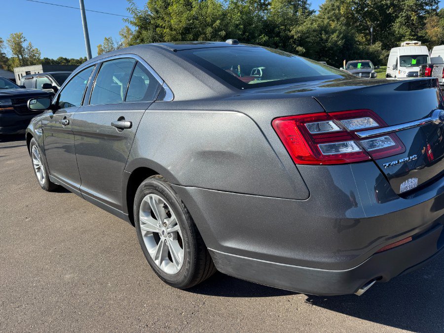 Used 2018 Ford Taurus SE FWD image 10