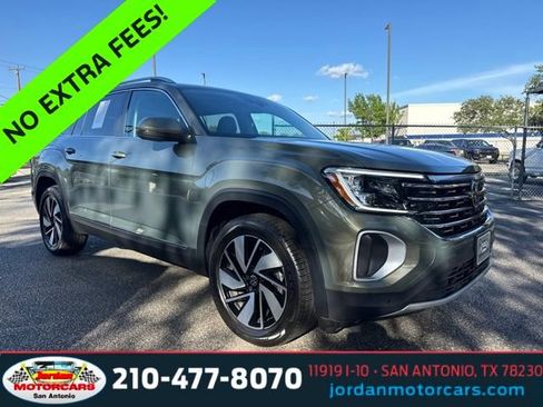 Used 2025 Volkswagen Atlas SEL AWD/4WD image 1