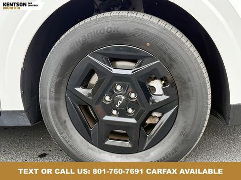 Used 2025 Kia Carnival FWD image 12