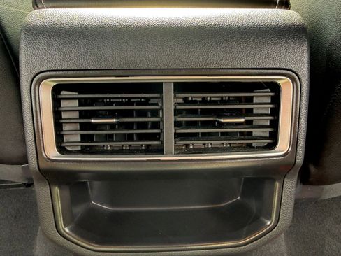 Used 2025 Volkswagen Atlas Cross Sport SE AWD/4WD image 24
