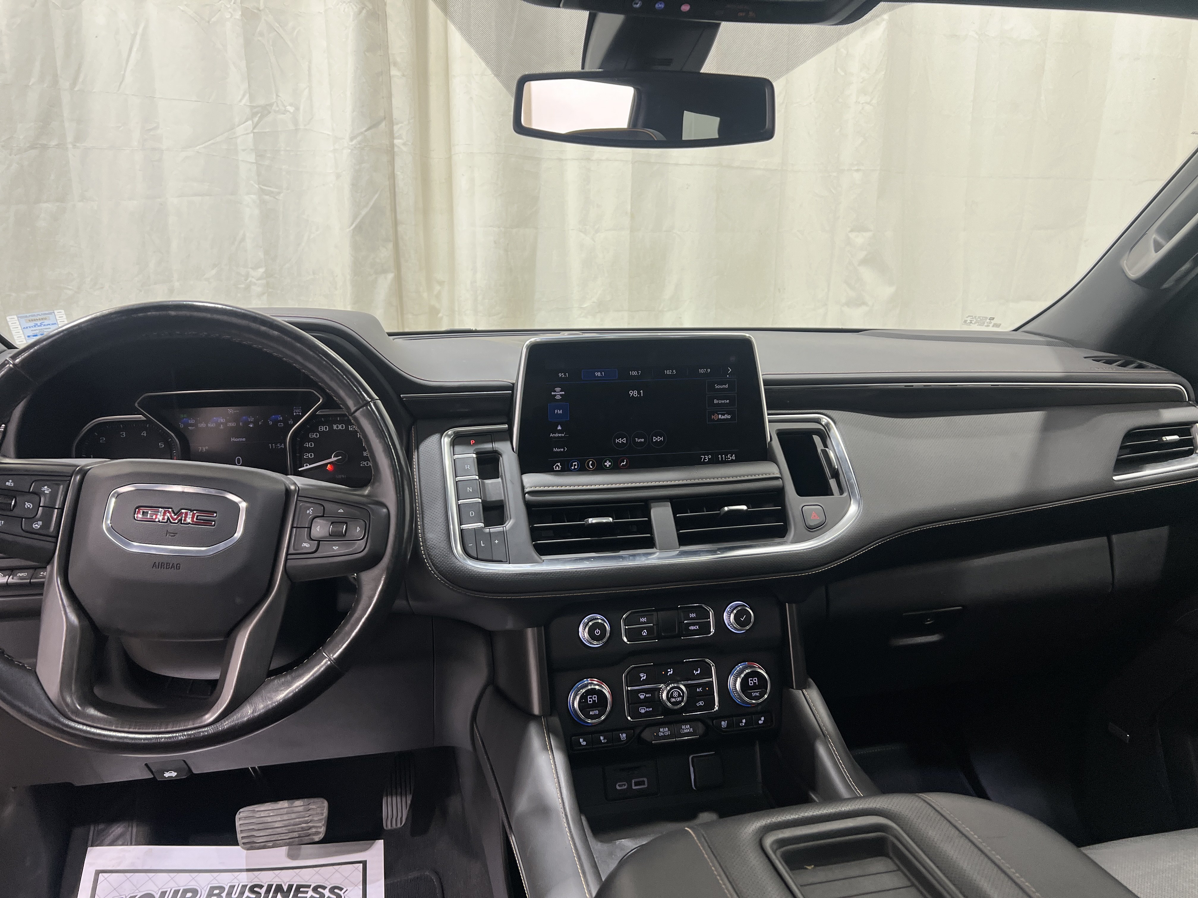 Used 2021 GMC Yukon AT4 w/ Technology Package AWD/4WD image 9