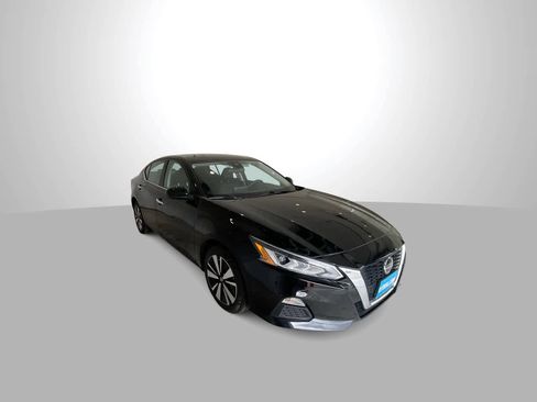 Used 2022 Nissan Altima 2.5 SV image 2