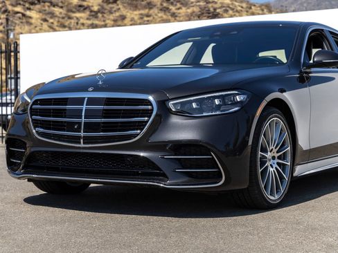 Used 2023 Mercedes-Benz S 500 4MATIC image 3