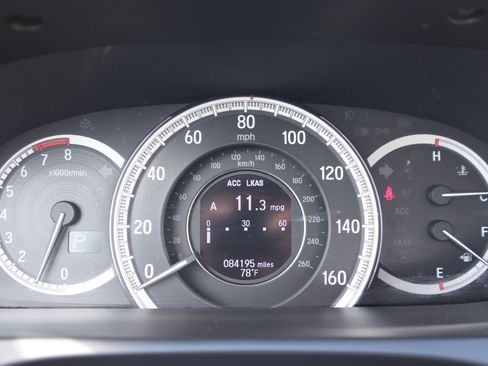 Used 2016 Honda Accord Touring image 11