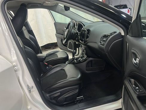 Used 2019 Jeep Compass Latitude AWD/4WD image 29