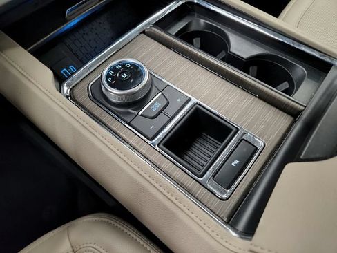 Used 2024 Ford Expedition Limited RWD image 31