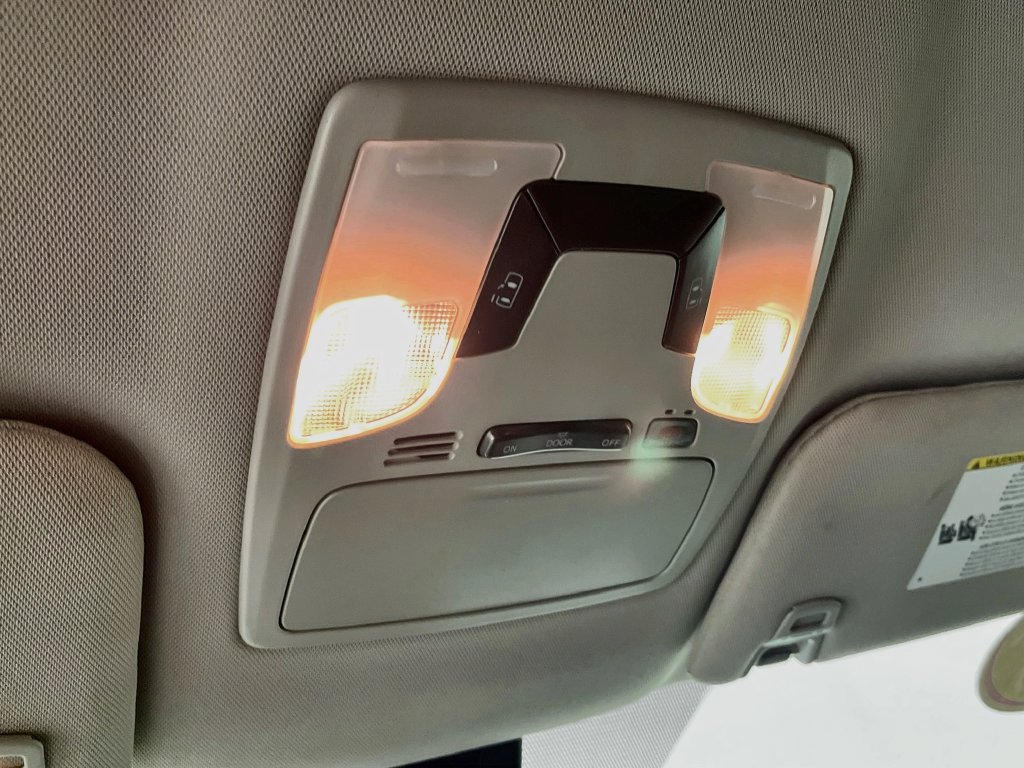 Used 2019 Toyota Sienna LE FWD image 15
