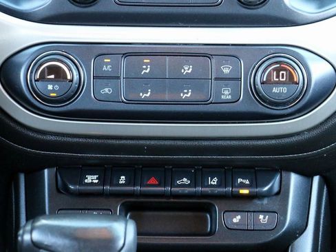 Used 2020 GMC Canyon Denali image 31