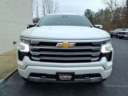 Used 2025 Chevrolet Silverado 1500 High Country image 2