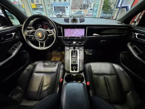 Used 2021 Porsche Macan AWD/4WD image 28