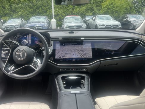 Used 2025 Mercedes-Benz E 350 Sedan image 30