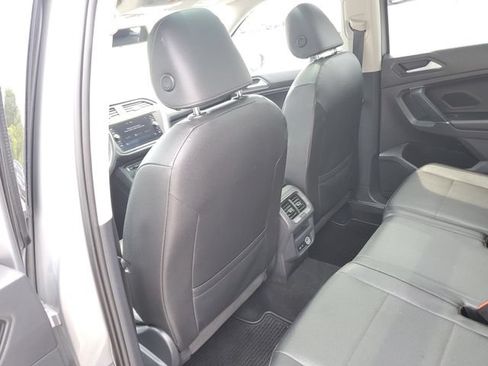 Used 2020 Volkswagen Tiguan SE w/ Panoramic Sunroof Package FWD image 14