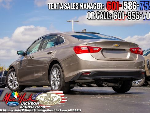 Used 2025 Chevrolet Malibu LT FWD image 3