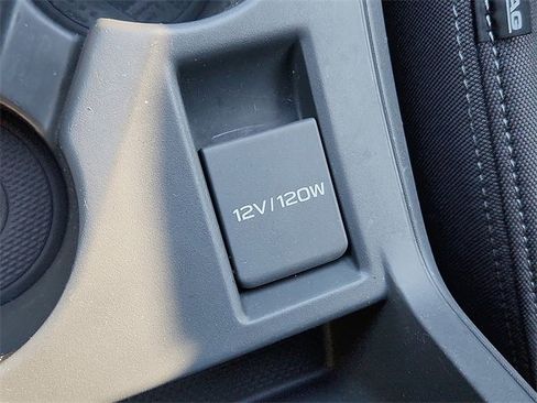 Used 2025 Subaru Crosstrek 2.0i image 21