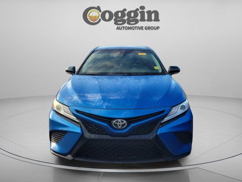 Used 2020 Toyota Camry XSE image 10
