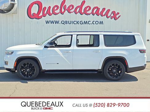 Used 2023 Jeep Wagoneer L Series II w/ Premium Group I AWD/4WD image 4