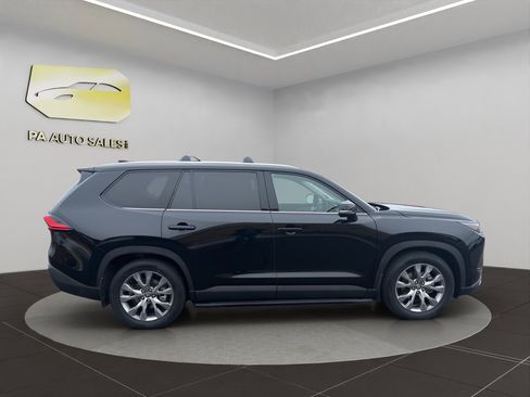 Used 2024 Toyota Grand Highlander Limited image 8