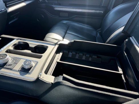 Certified 2021 Ford Expedition Max XLT image 25