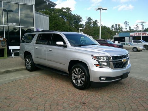 Used 2019 Chevrolet Suburban LT w/ Texas Edition Package image 5