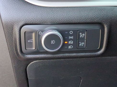 Used 2022 Ford Explorer XLT w/ Equipment Group 202A image 17