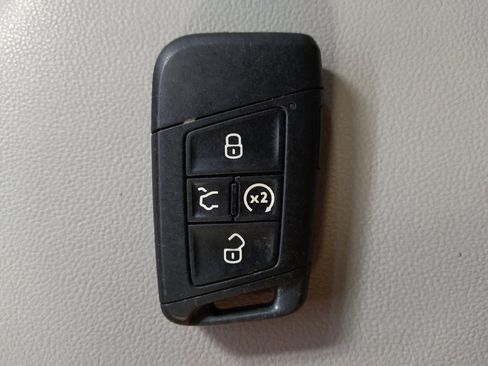 Used 2024 Volkswagen Jetta SE FWD image 32