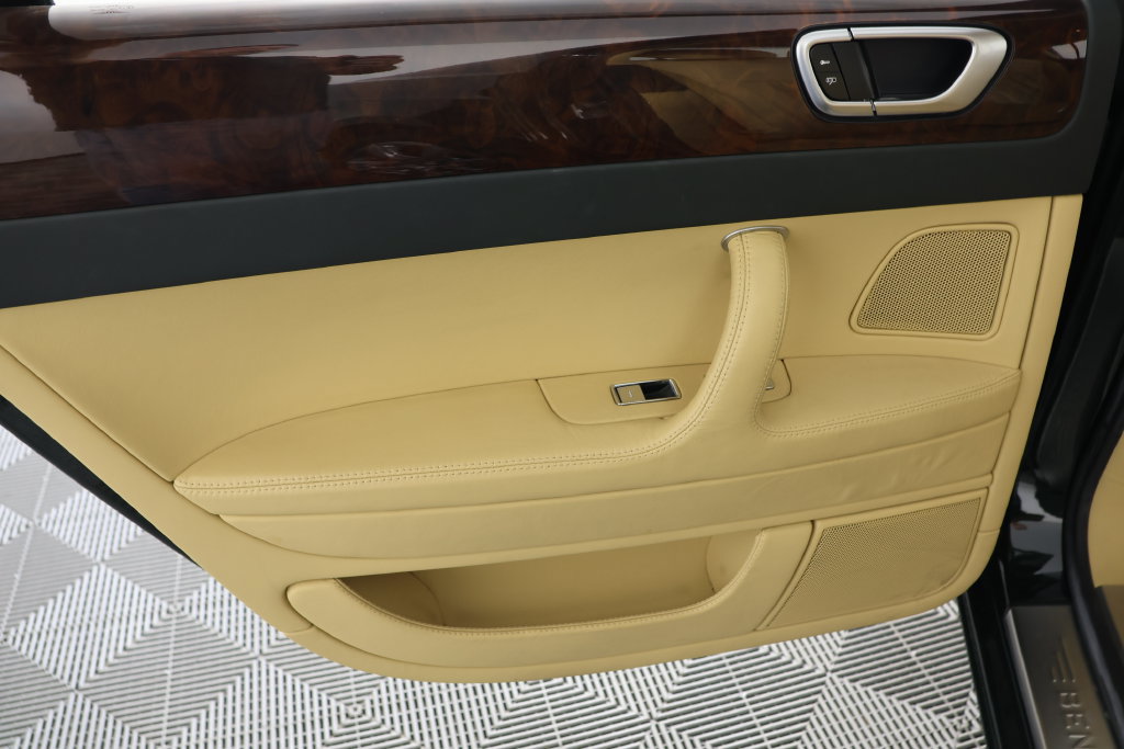 Used 2008 Bentley Flying Spur Flying Spur AWD/4WD image 25