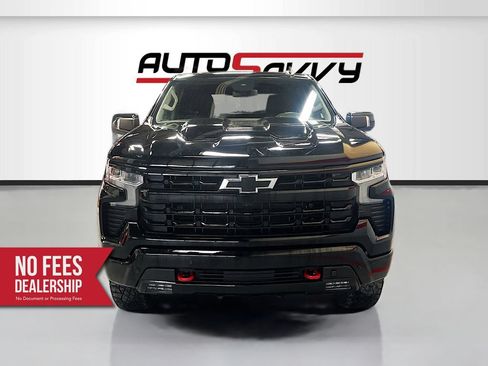 Used 2024 Chevrolet Silverado 1500 LT Trail Boss w/ LT Trail Boss Premium Package AWD/4WD image 2