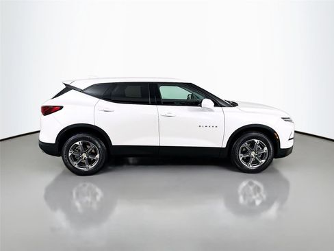 Used 2023 Chevrolet Blazer LT image 9