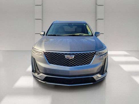 Used 2020 Cadillac XT6 Premium Luxury w/ Platinum Package FWD image 2