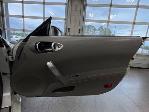 Used 2004 Nissan 350Z Touring RWD image 19