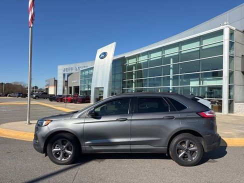 Used 2022 Ford Edge SEL w/ Sport Appearance Package image 2