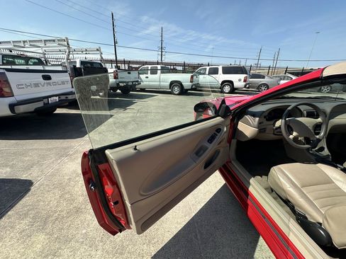 Used 1999 Ford Mustang GT RWD image 41