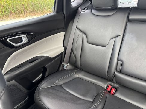 Used 2025 Jeep Compass Limited AWD/4WD image 39