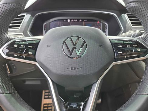 Used 2024 Volkswagen Tiguan SEL R-Line image 33