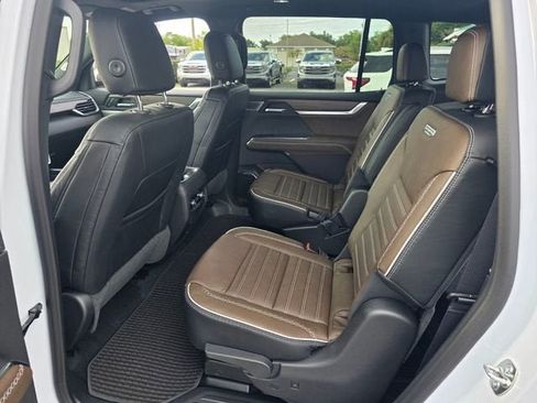 New 2026 GMC Acadia Denali Ultimate FWD image 11