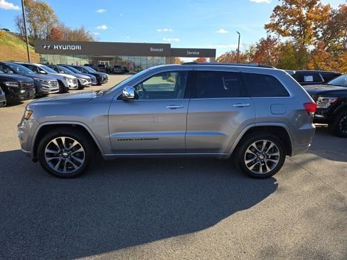 Used 2018 Jeep Grand Cherokee Overland image 2