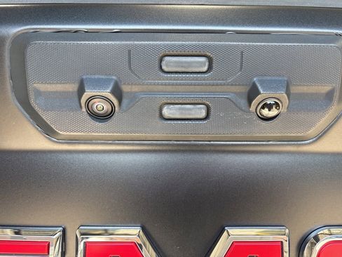 Used 2024 GMC Sierra 1500 AT4X image 7