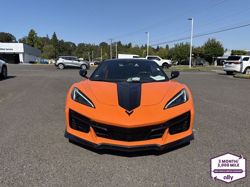 Used 2024 Chevrolet Corvette Z06 RWD image 7