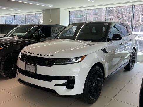 Used 2024 Land Rover Range Rover Sport SE image 1