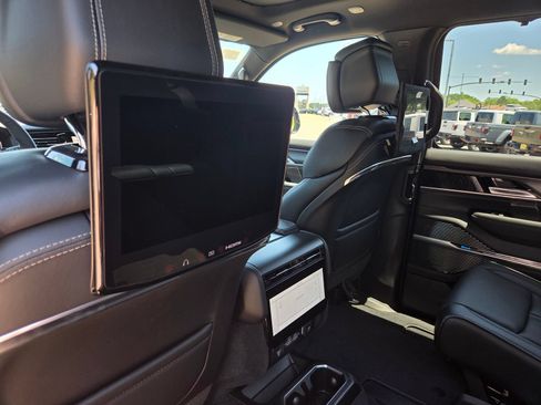 New 2026 Jeep Grand Wagoneer L Summit AWD/4WD image 23