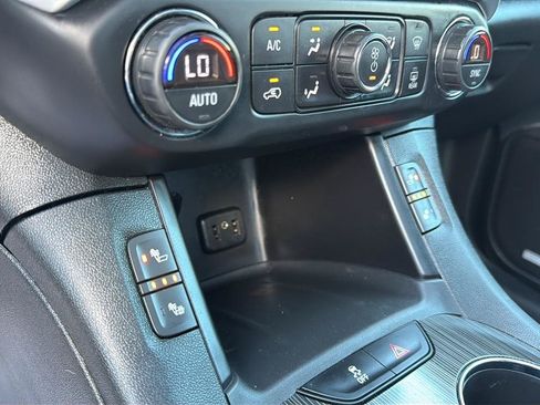 Used 2019 GMC Acadia SLT w/ Black Edition AWD/4WD image 31