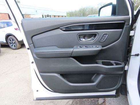 Certified 2023 Honda Pilot EX-L image 17