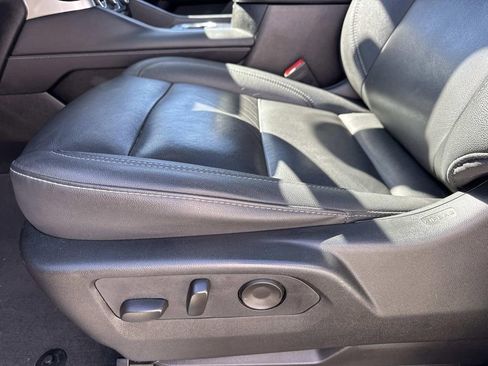 Used 2024 Chevrolet Tahoe Z71 w/ Luxury Package image 18