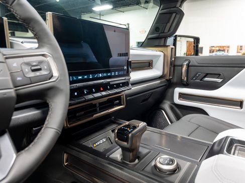 Used 2024 GMC Hummer EV 3X w/ Omega Edition image 12