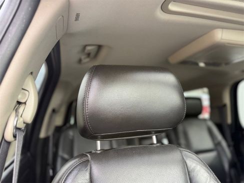 Used 2011 GMC Yukon Denali image 49