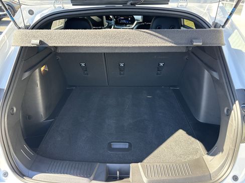 Used 2025 Chevrolet Trax RS w/ Sunroof Package image 5