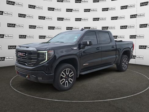 Used 2024 GMC Sierra 1500 AT4 w/ Technology Package AWD/4WD image 2