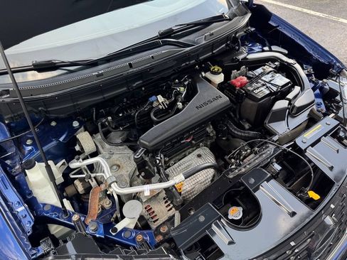 Used 2018 Nissan Rogue SV AWD/4WD image 26